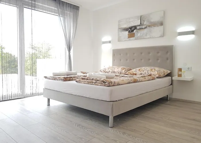 Dorina Villa